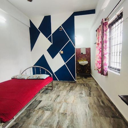 Thrissur Omega Tourist Home מראה חיצוני תמונה