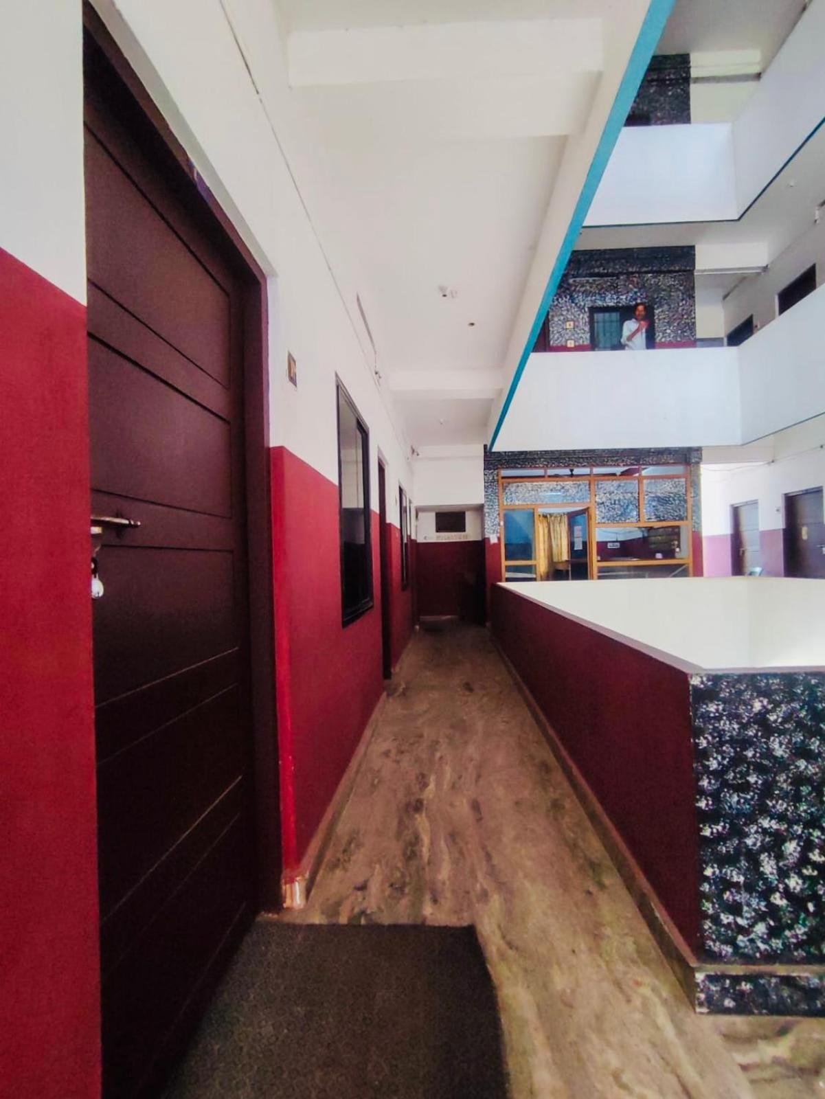 Thrissur Omega Tourist Home מראה חיצוני תמונה
